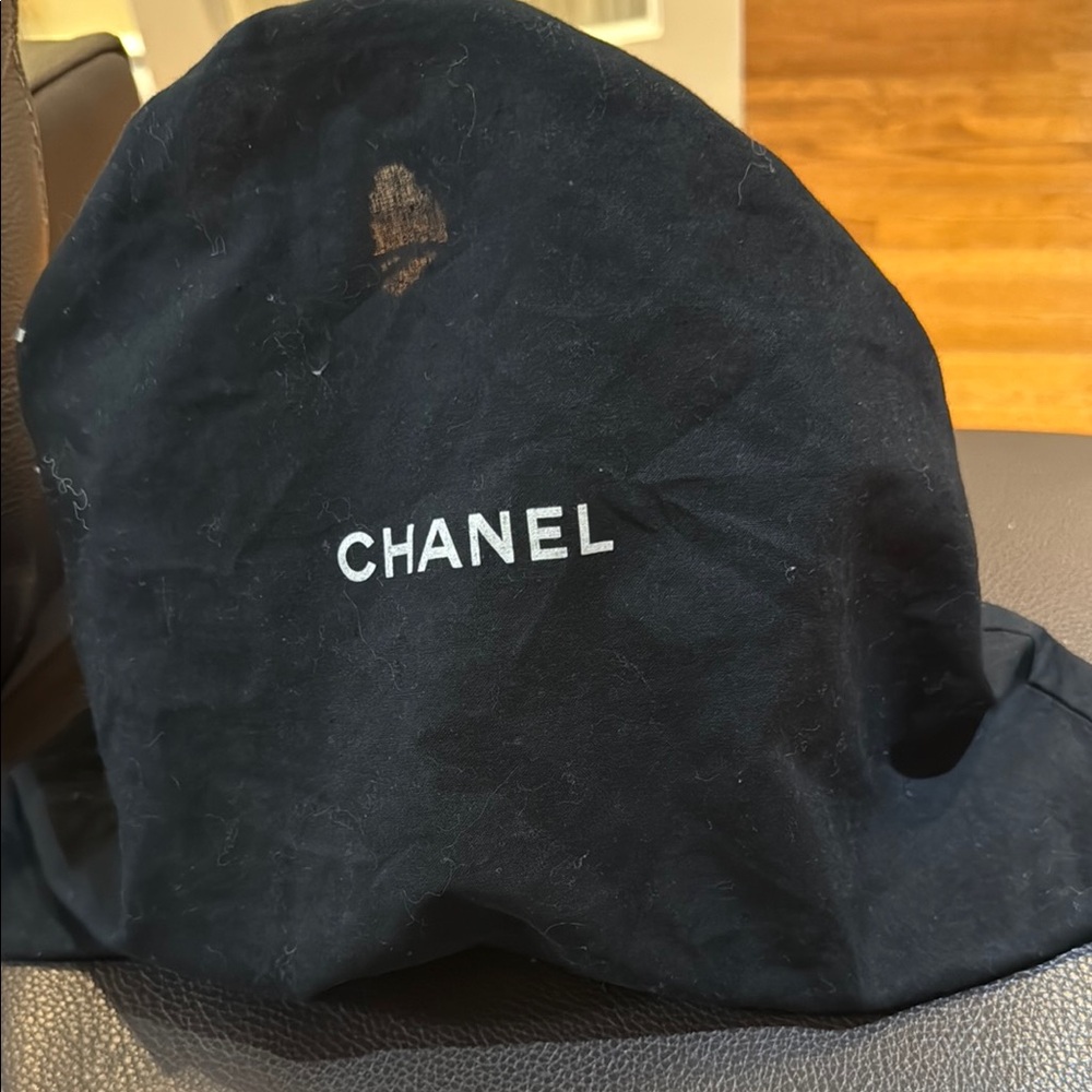 CHANEL Classic coco handle in electric blue
